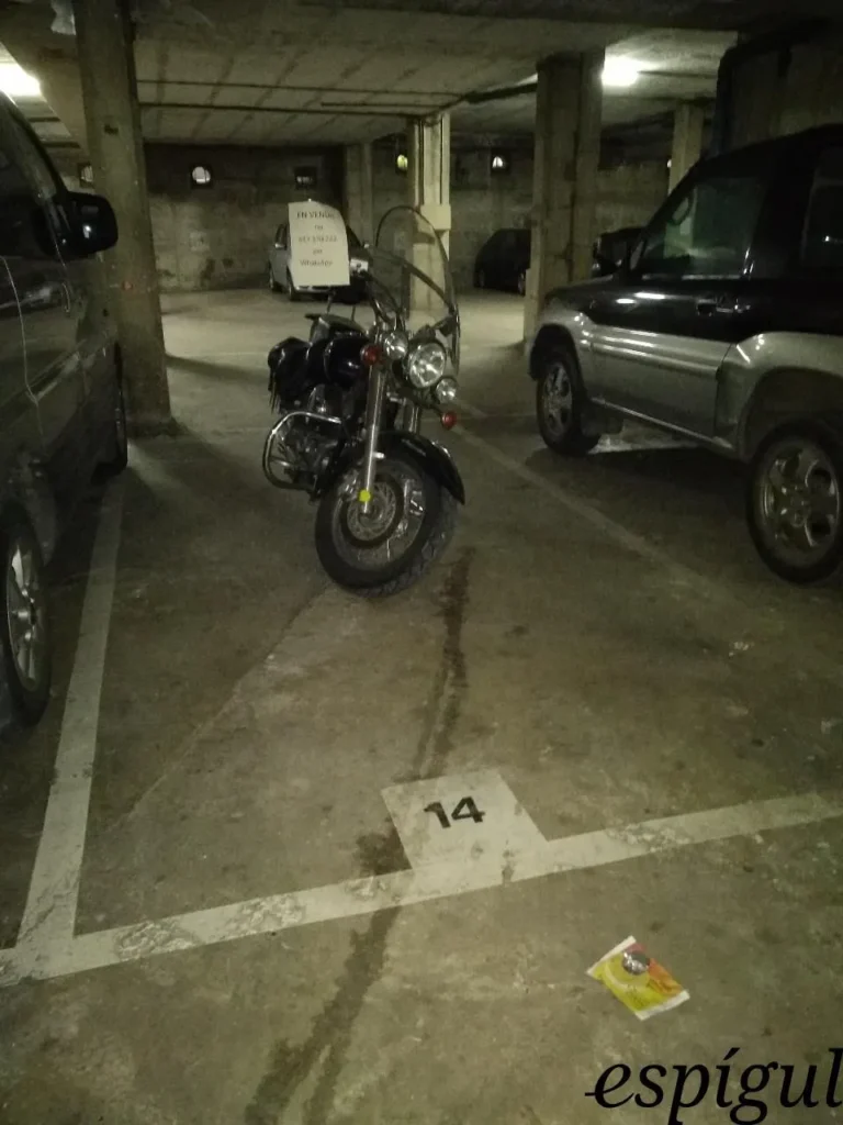 Parking junto al colegio Maristas y cerca del AVE