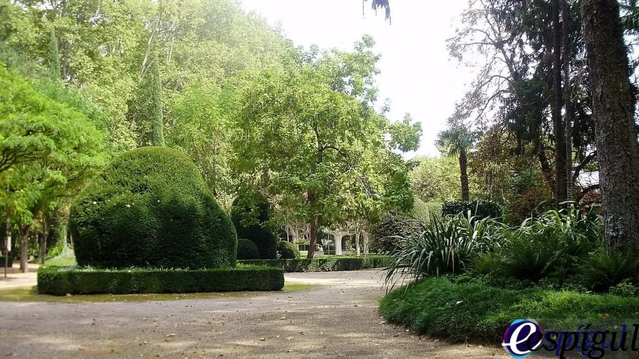 Parking junto al colegio Maristas y cerca del AVE