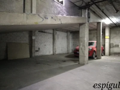 Parking junto al colegio Maristas y cerca del AVE