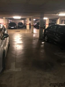 Garage space in Plaza Garrotxa