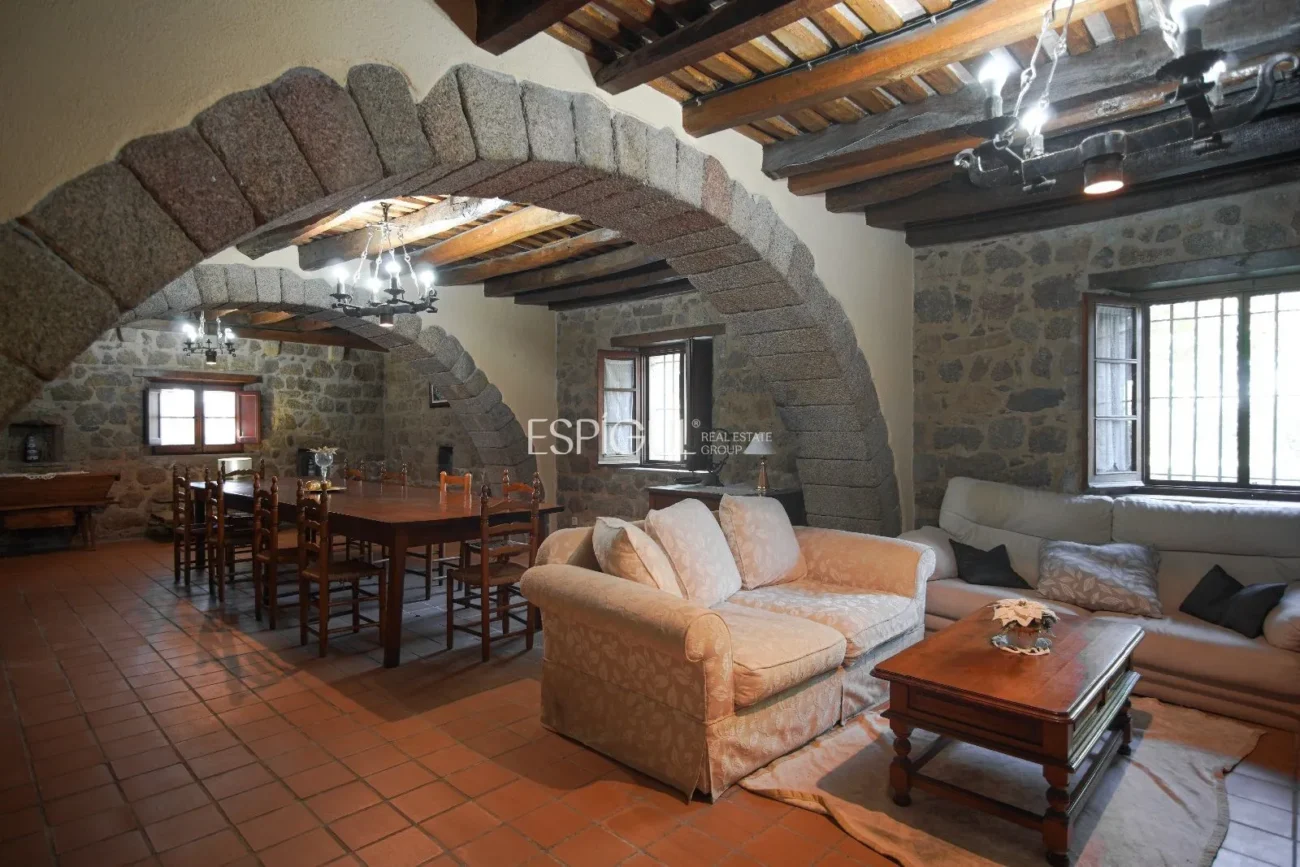 Finca rustique du IXe siècle à vendre à Llagostera, Gérone.