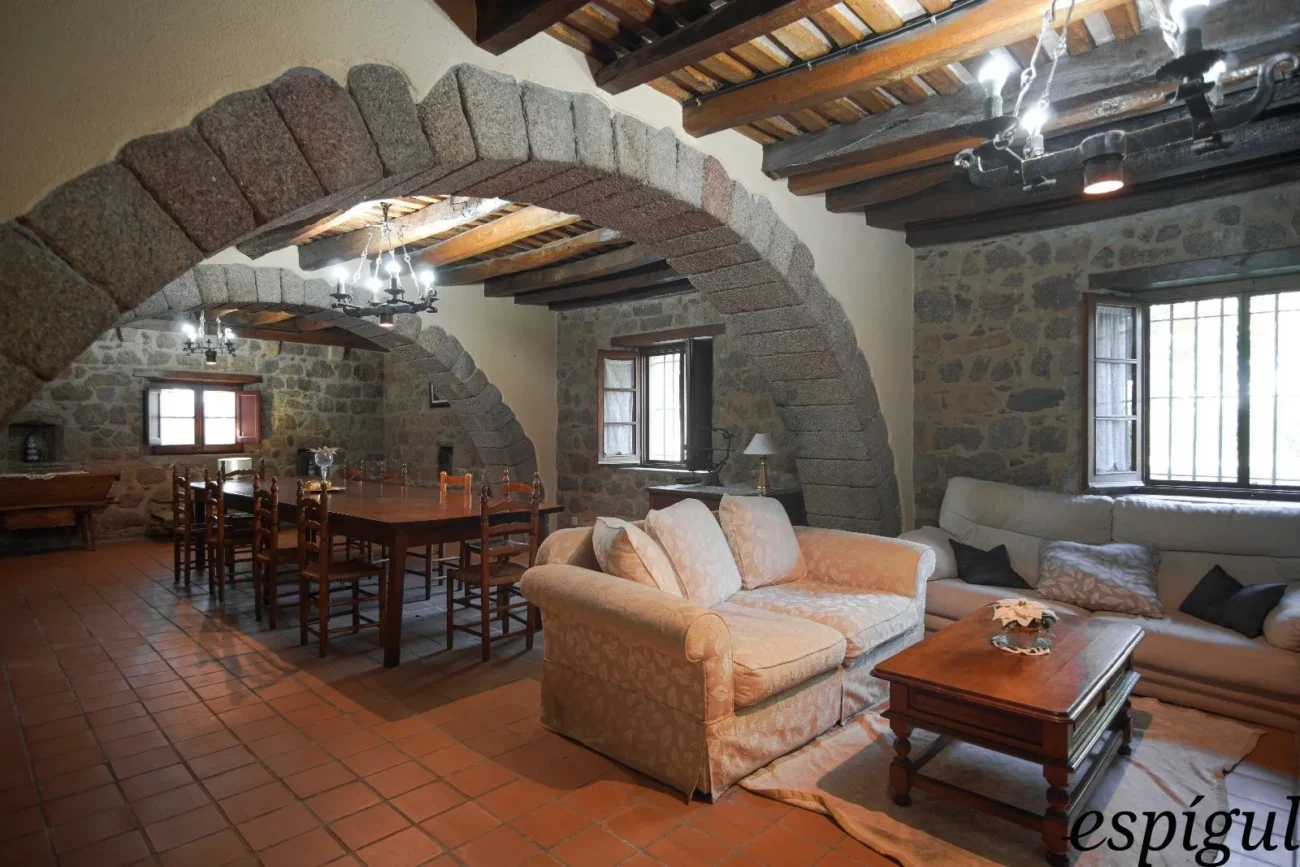 Rustic property from the 9th century for sale in LLagostera, Girona.