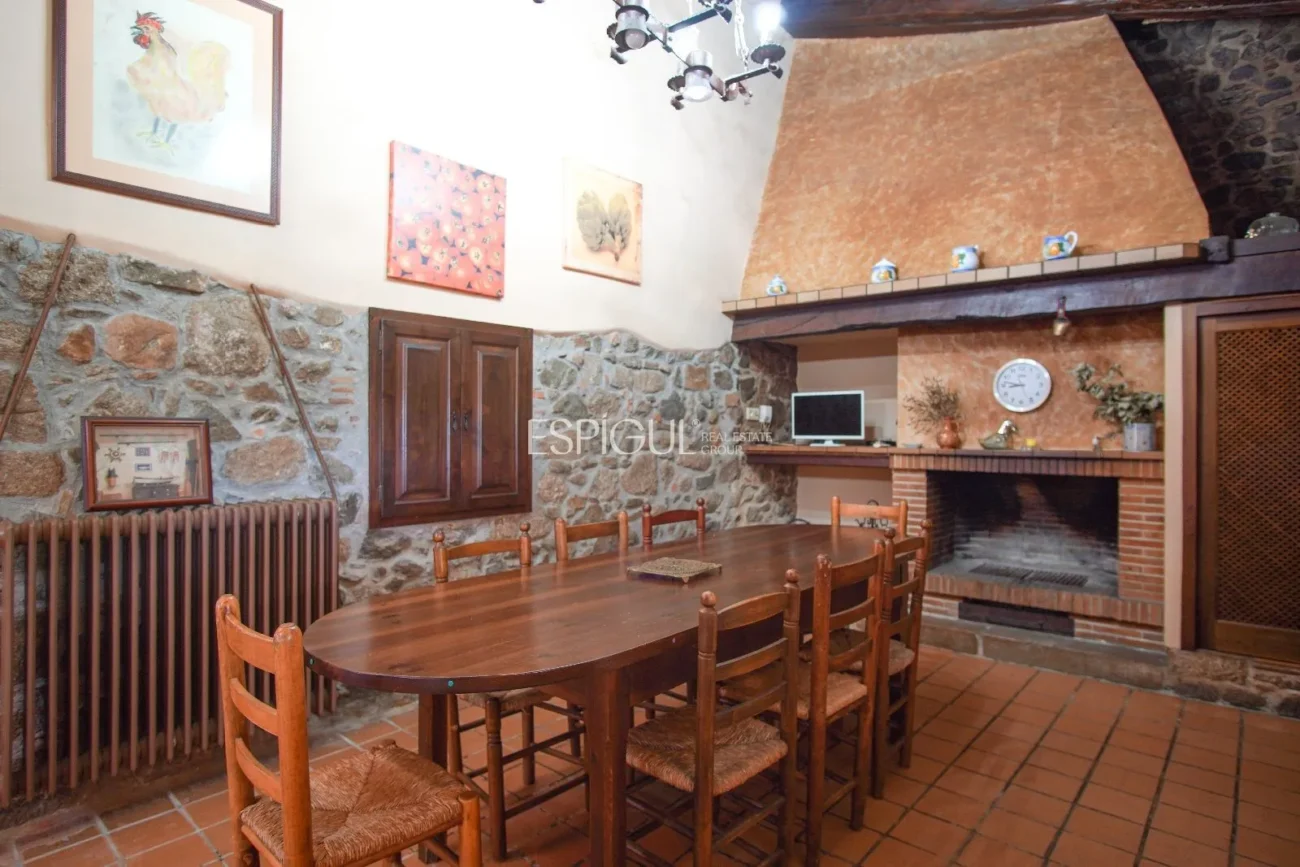 Finca rustique du IXe siècle à vendre à Llagostera, Gérone.