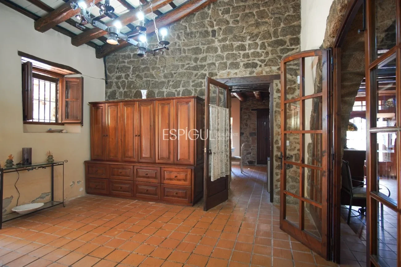 Finca rustique du IXe siècle à vendre à Llagostera, Gérone.