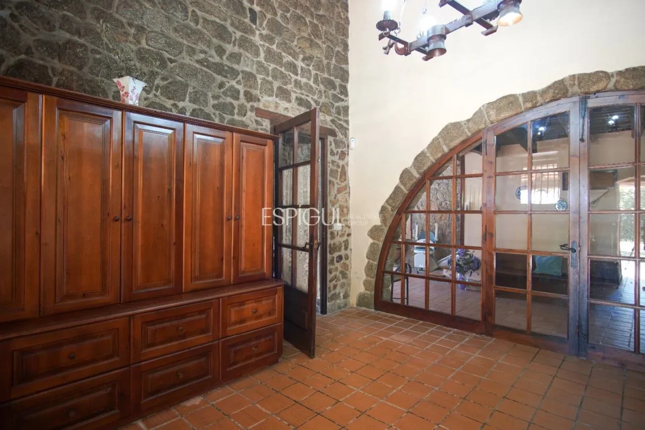 Finca rustique du IXe siècle à vendre à Llagostera, Gérone.