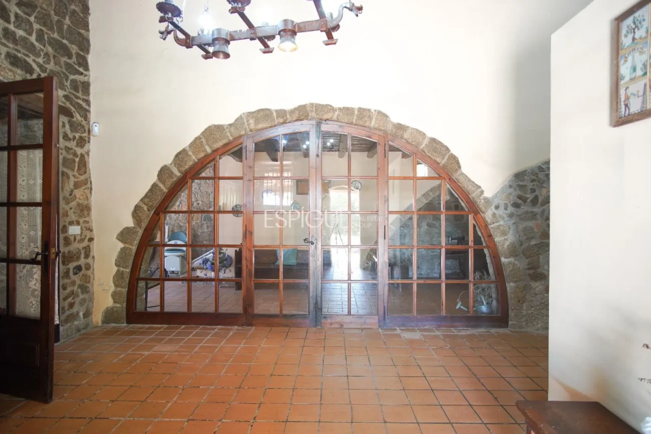 Finca rustique du IXe siècle à vendre à Llagostera, Gérone.