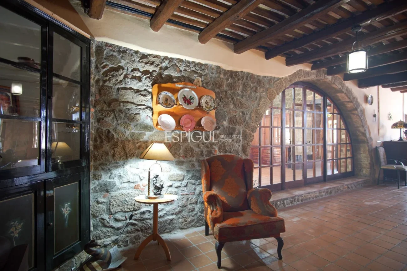 Finca rustique du IXe siècle à vendre à Llagostera, Gérone.