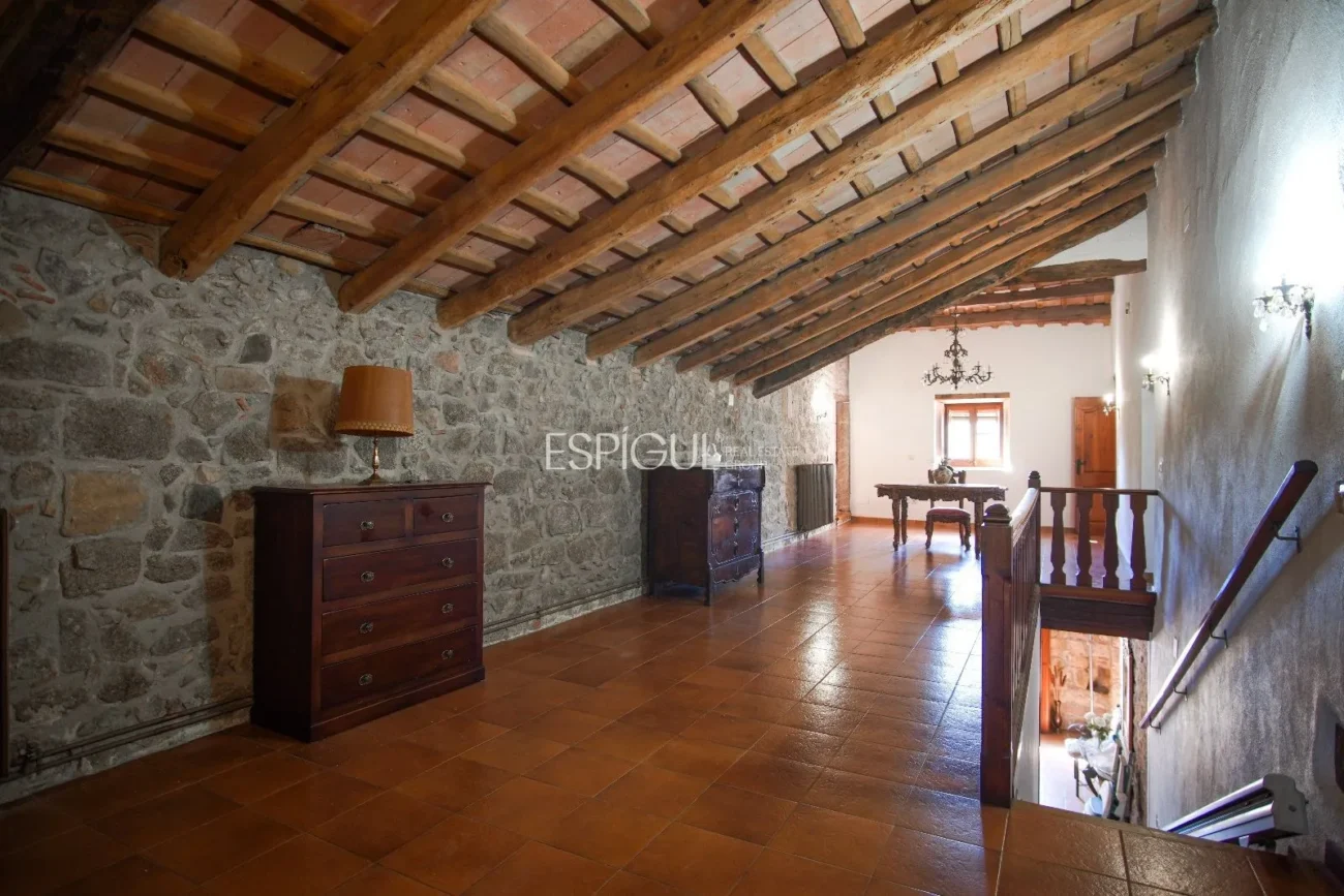 Finca rustique du IXe siècle à vendre à Llagostera, Gérone.