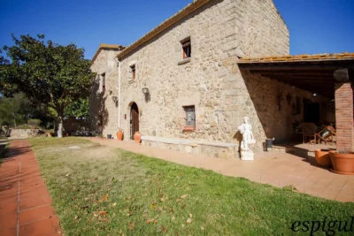 Rustic property from the 9th century for sale in LLagostera, Girona.