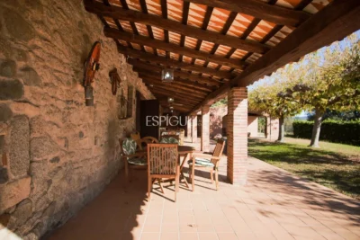 Finca rustique du IXe siècle à vendre à Llagostera, Gérone.