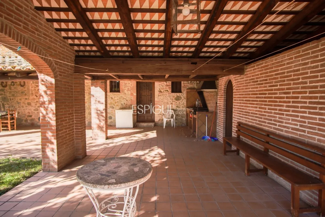Finca rustique du IXe siècle à vendre à Llagostera, Gérone.
