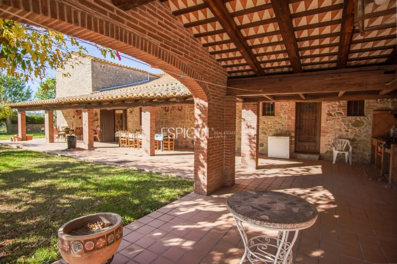 Finca rustique du IXe siècle à vendre à Llagostera, Gérone.