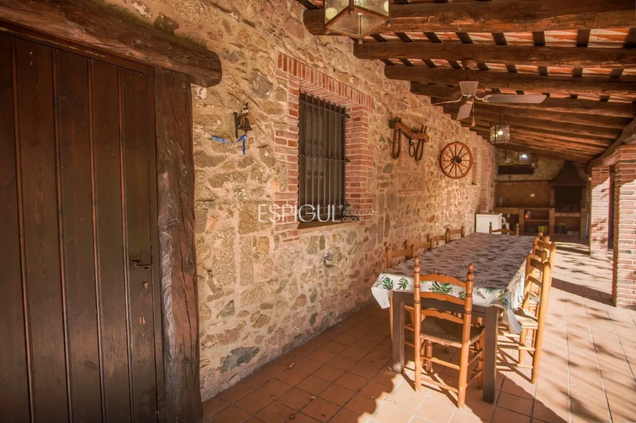 Finca rustique du IXe siècle à vendre à Llagostera, Gérone.