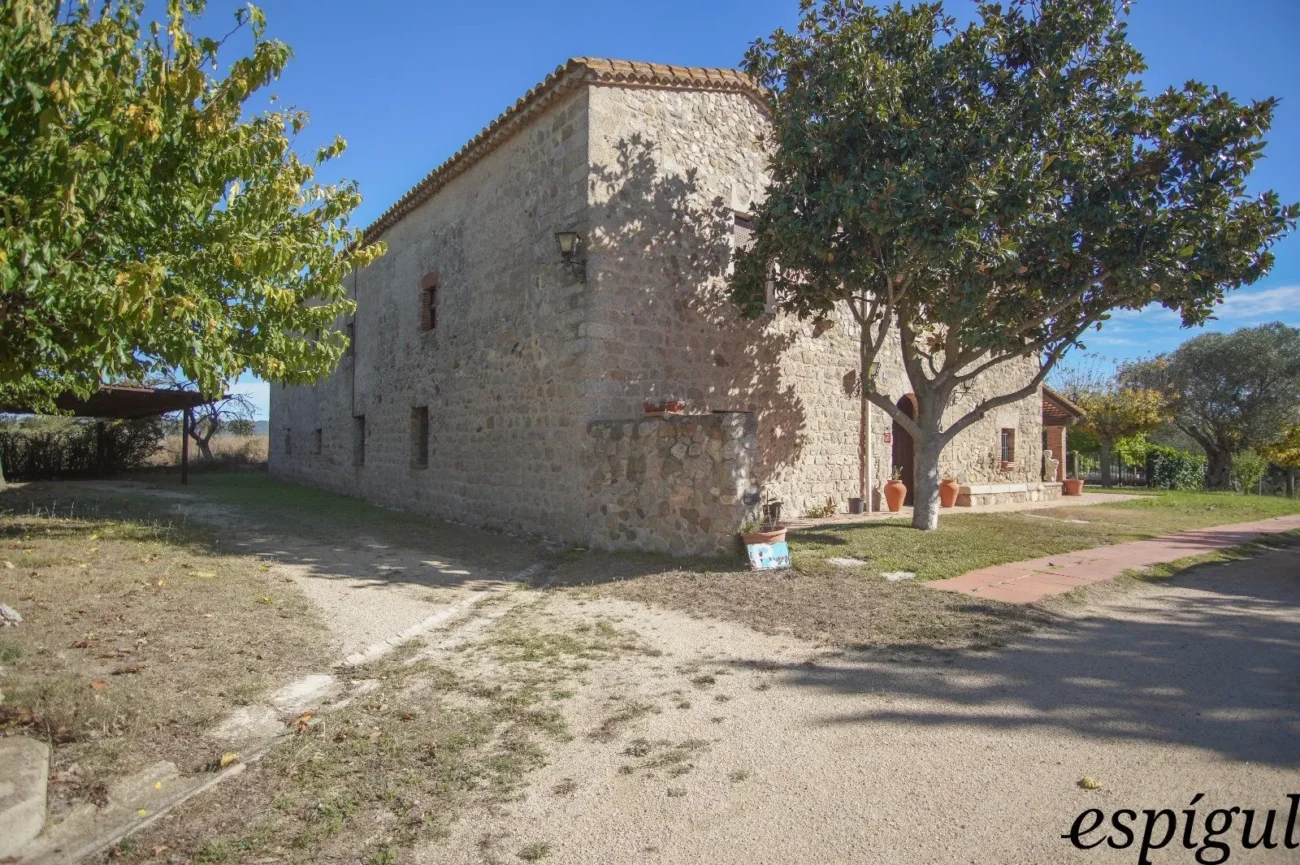 Rustic property from the 9th century for sale in LLagostera, Girona.