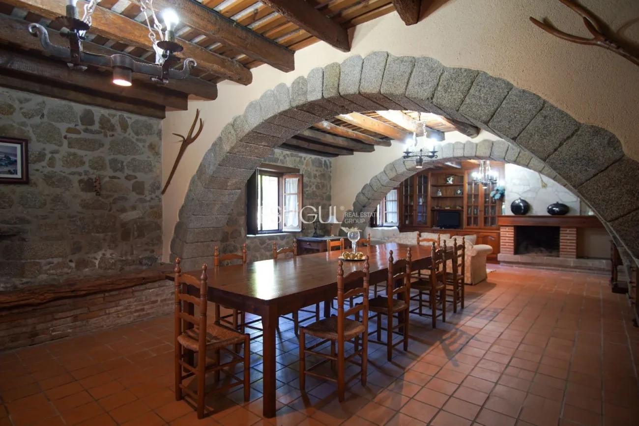 Finca rustique du IXe siècle à vendre à Llagostera, Gérone.