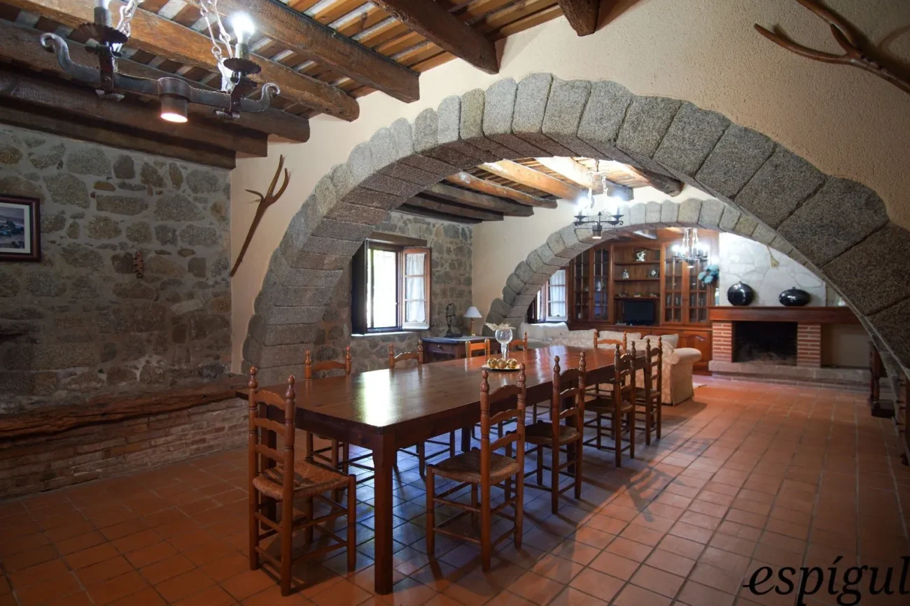 Rustic property from the 9th century for sale in LLagostera, Girona.