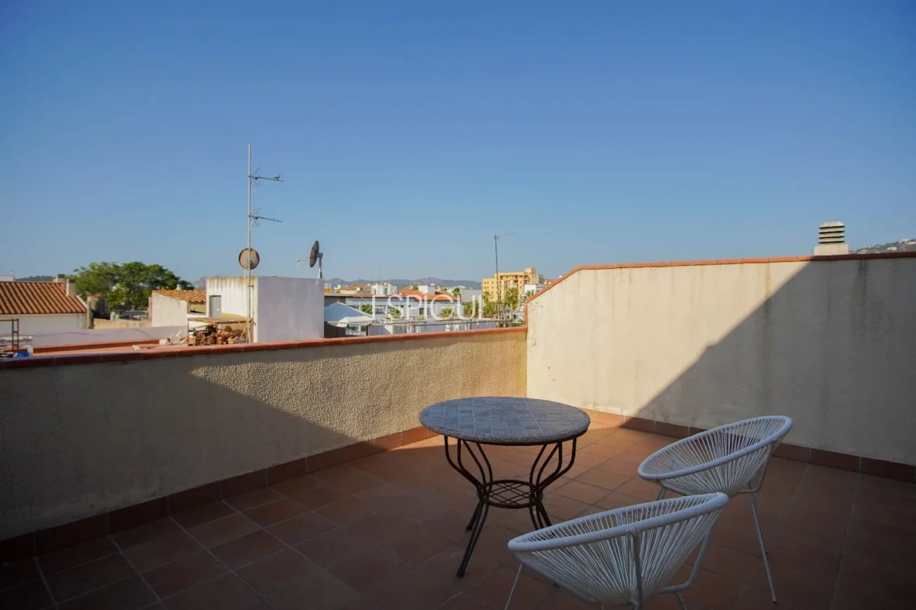 Продается триплекс в центре Плайя-де-Аро