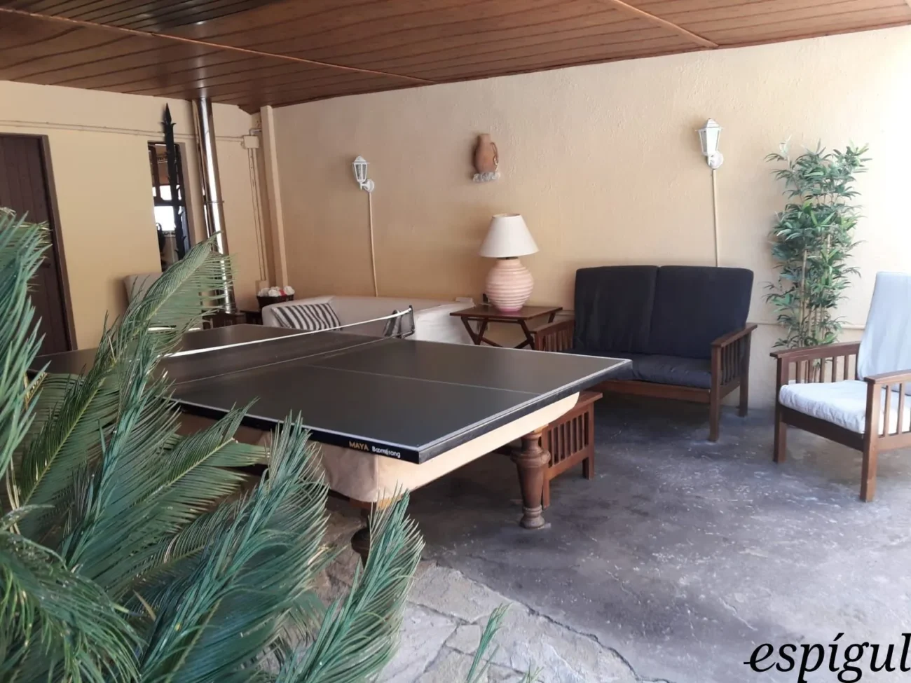 Casa de 6 habitacions en venda a la urbanització Els Pins amb vistes al mar