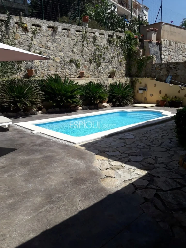 6-Bedroom House for Sale in the Els Pins Urbanization with Sea Views