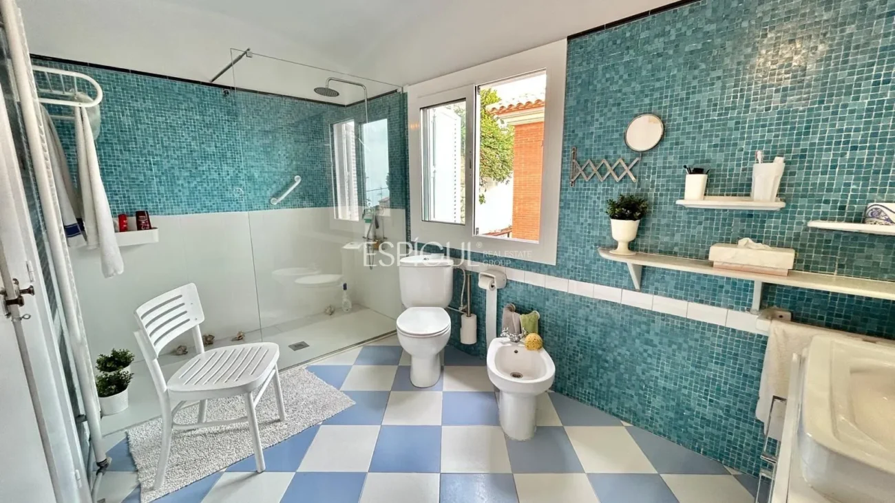 6-Bedroom House for Sale in the Els Pins Urbanization with Sea Views