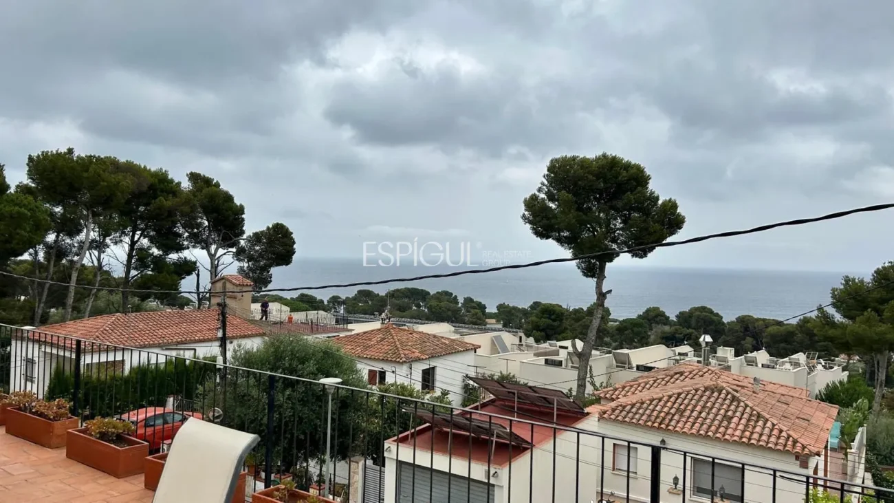 6-Bedroom House for Sale in the Els Pins Urbanization with Sea Views