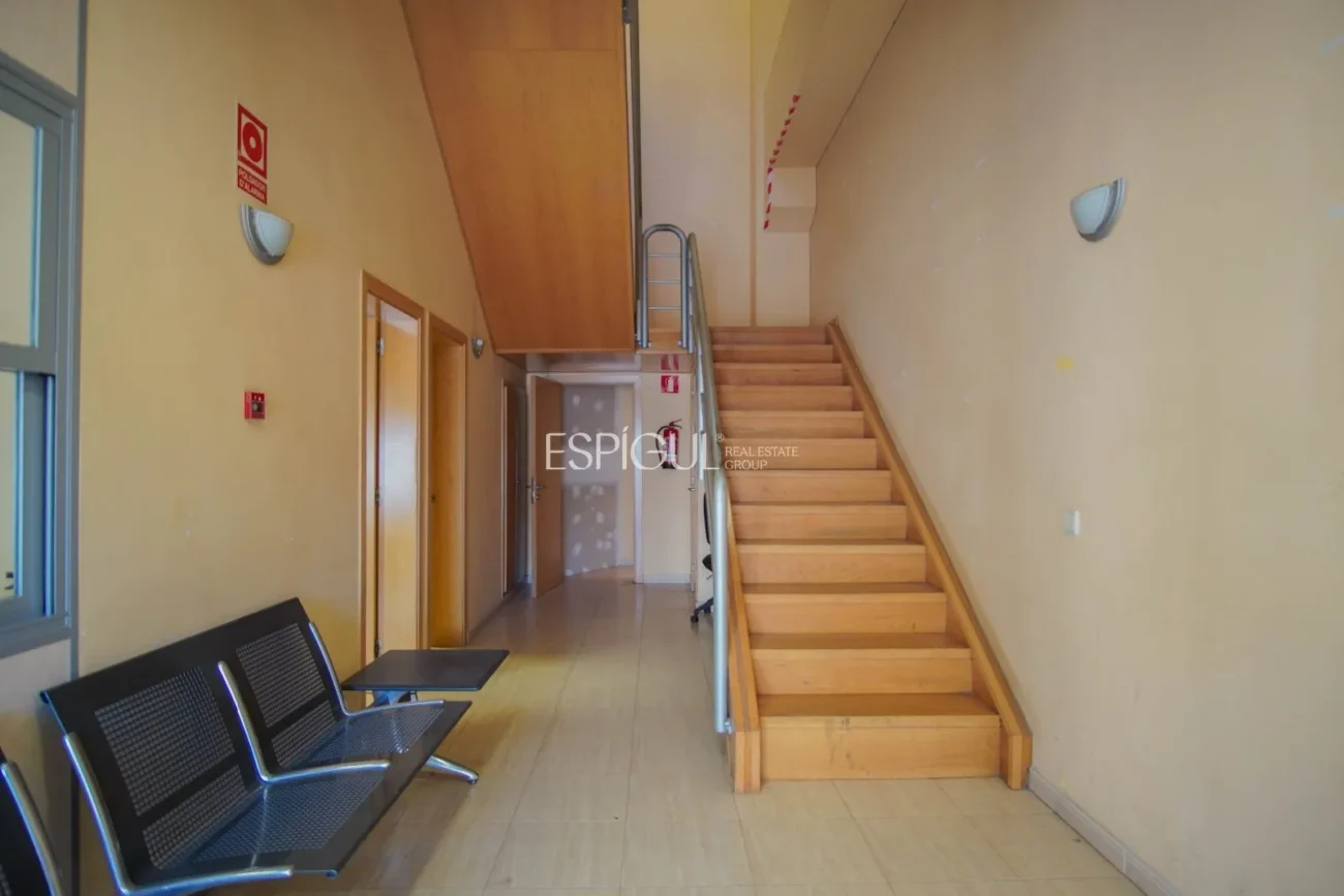 Oficina en alquiler en Domeny, Girona.