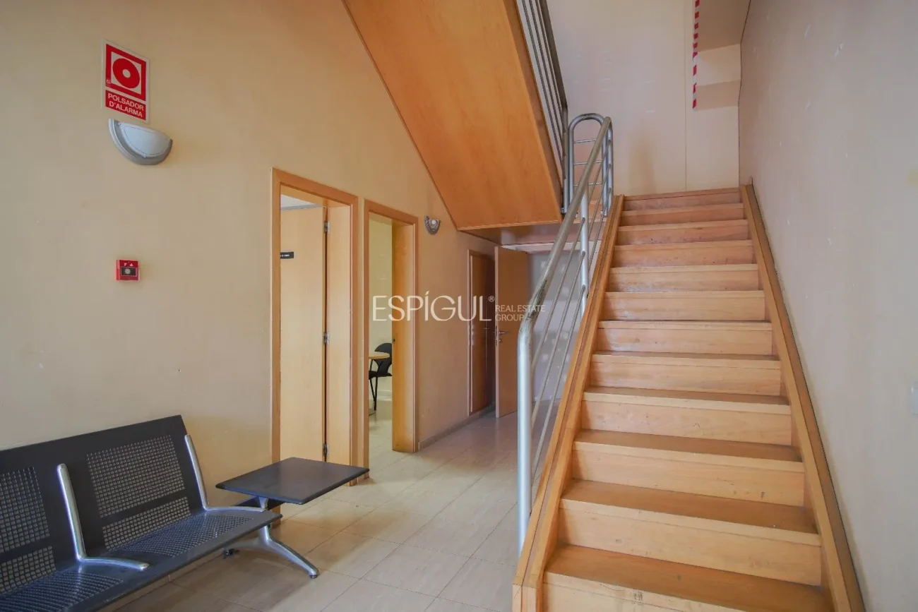 Oficina en alquiler en Domeny, Girona.