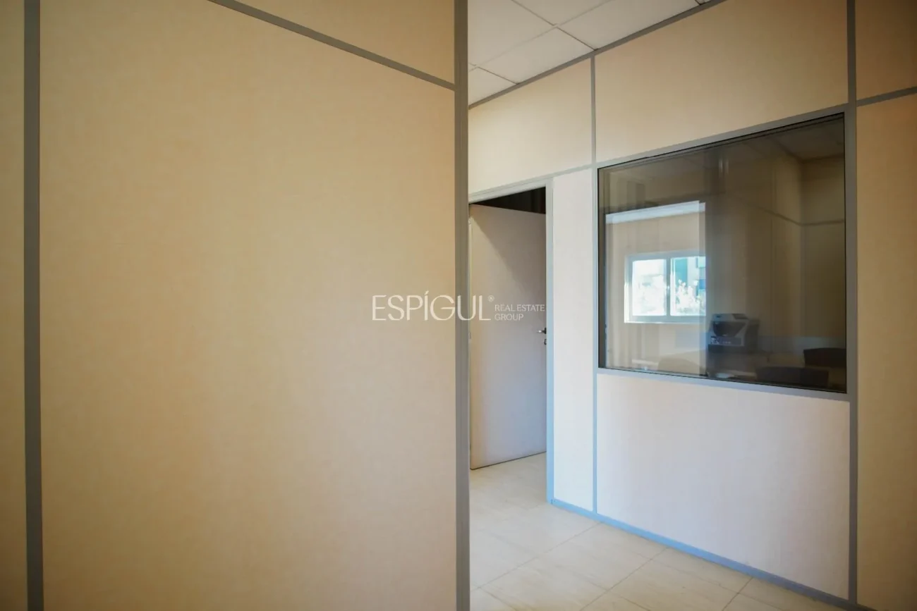 Oficina en alquiler en Domeny, Girona.