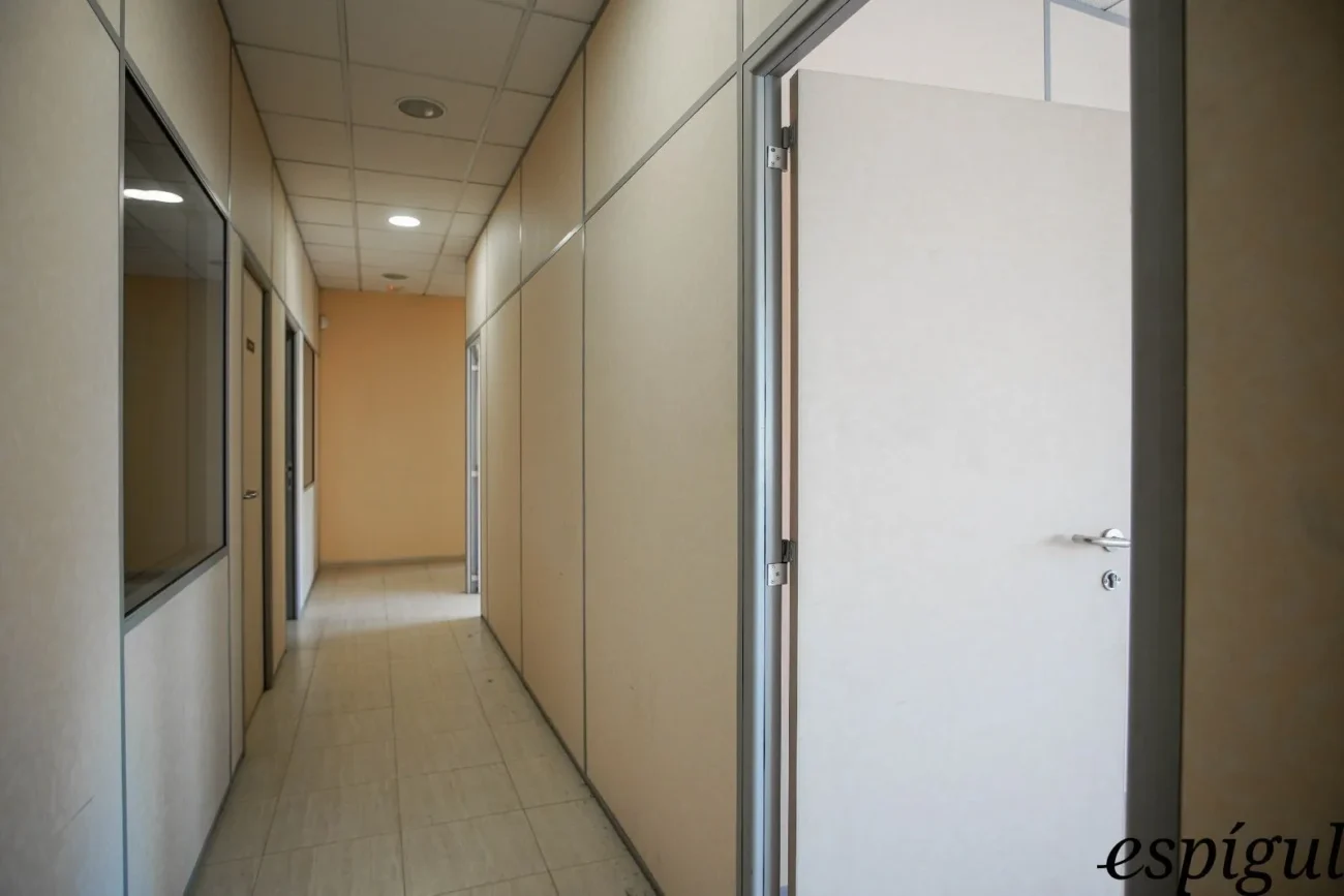 Oficina de lloguer a Domeny, Girona.