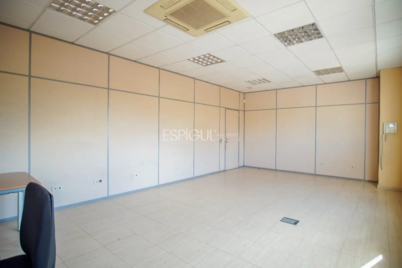 Oficina en alquiler en Domeny, Girona.