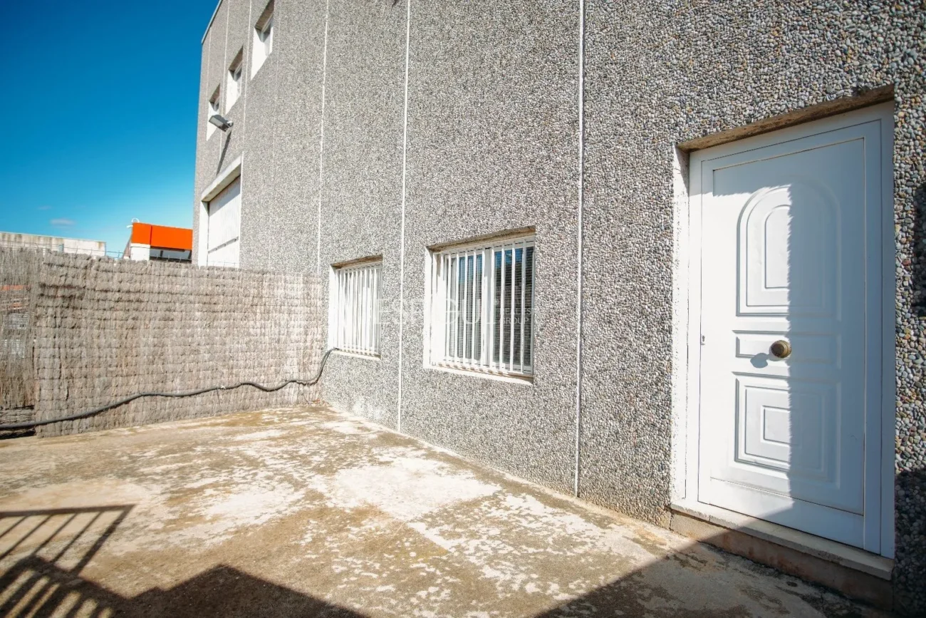 Oficina en alquiler en Domeny, Girona.