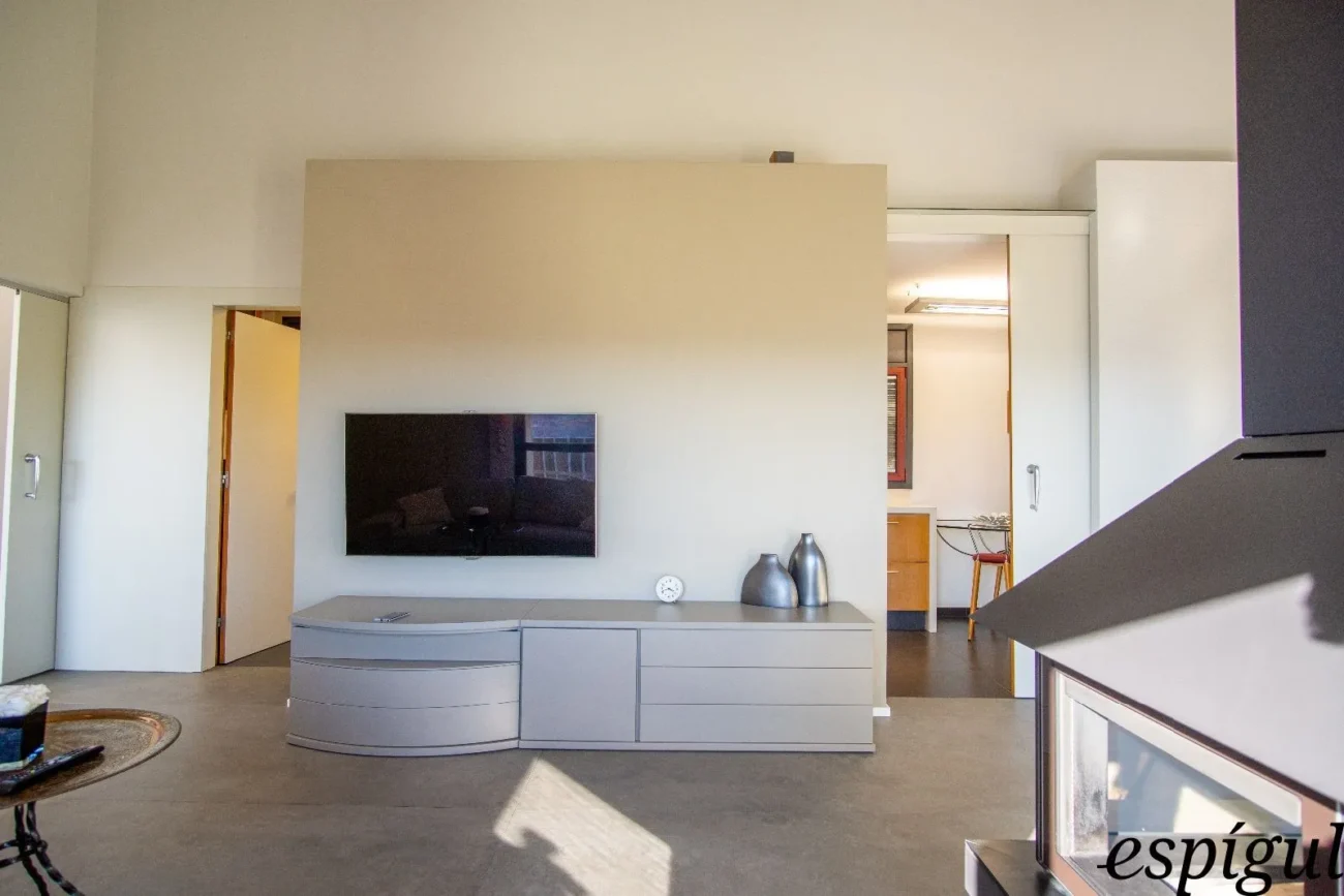 Casa moderna  de 375 m2 con vistas a Olot de 4 habitaciones y 2500m2 de parcela