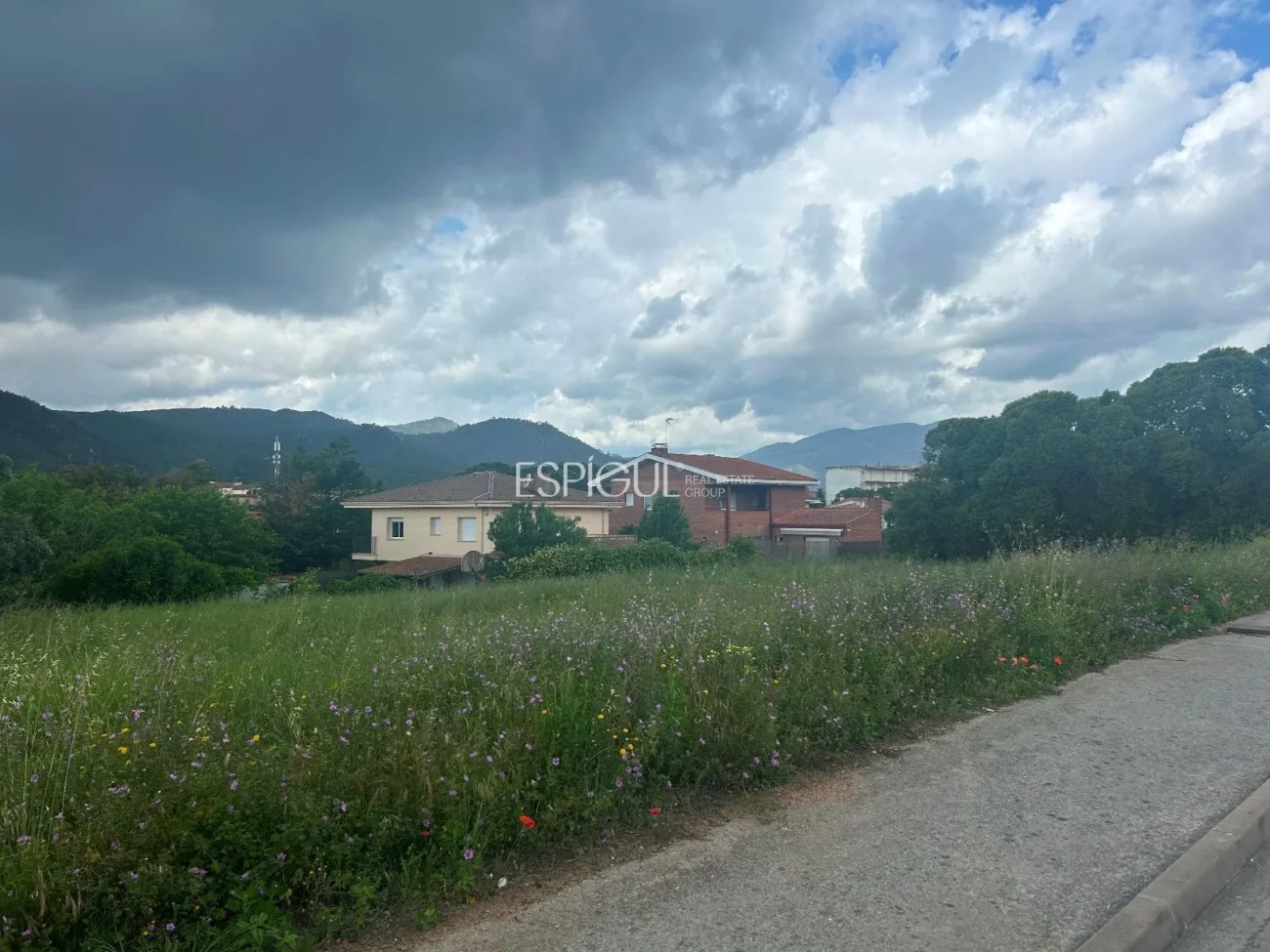 Ideal parcela en venta en Santa Coloma