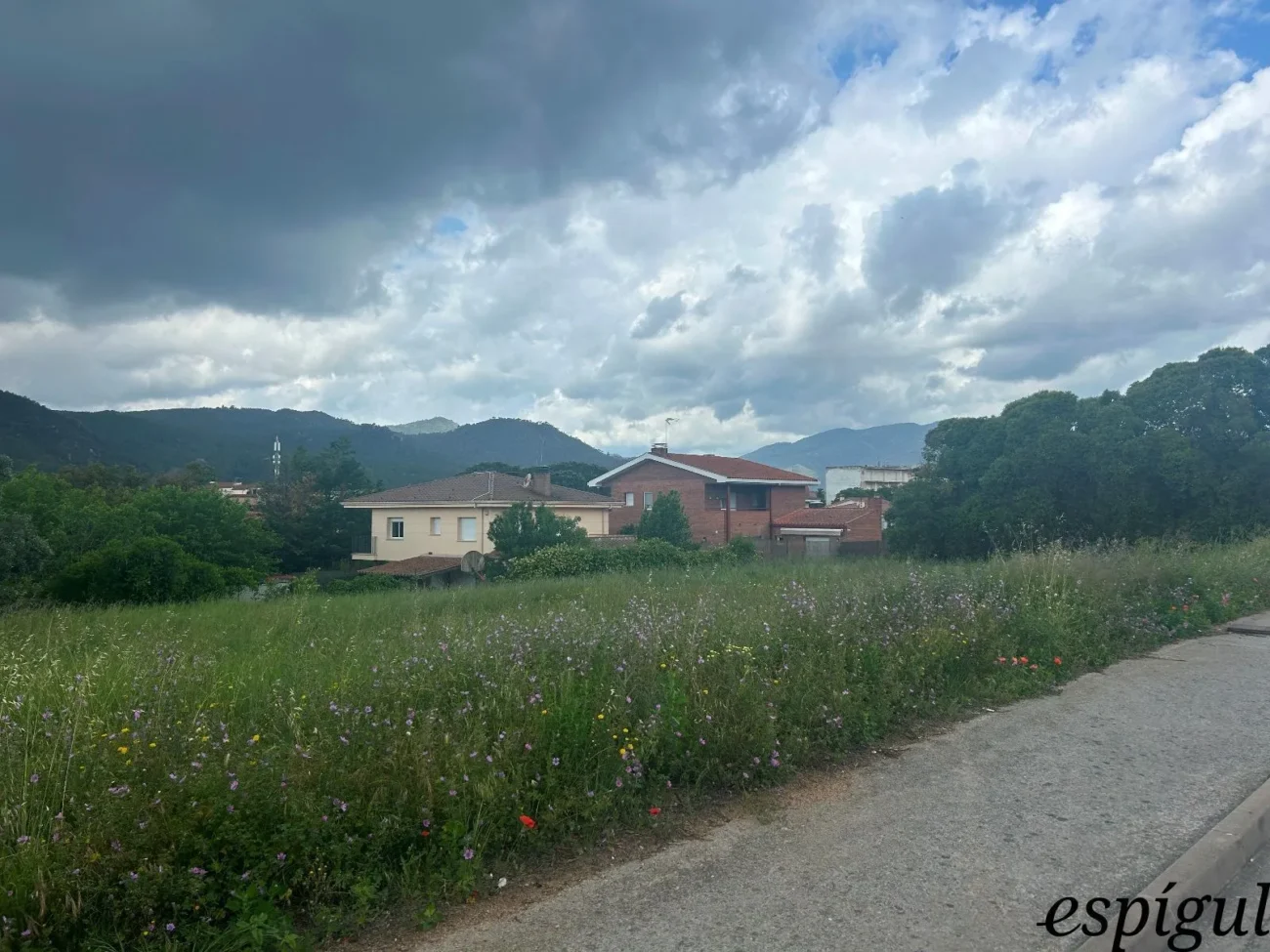 Ideal parcela en venta en Santa Coloma