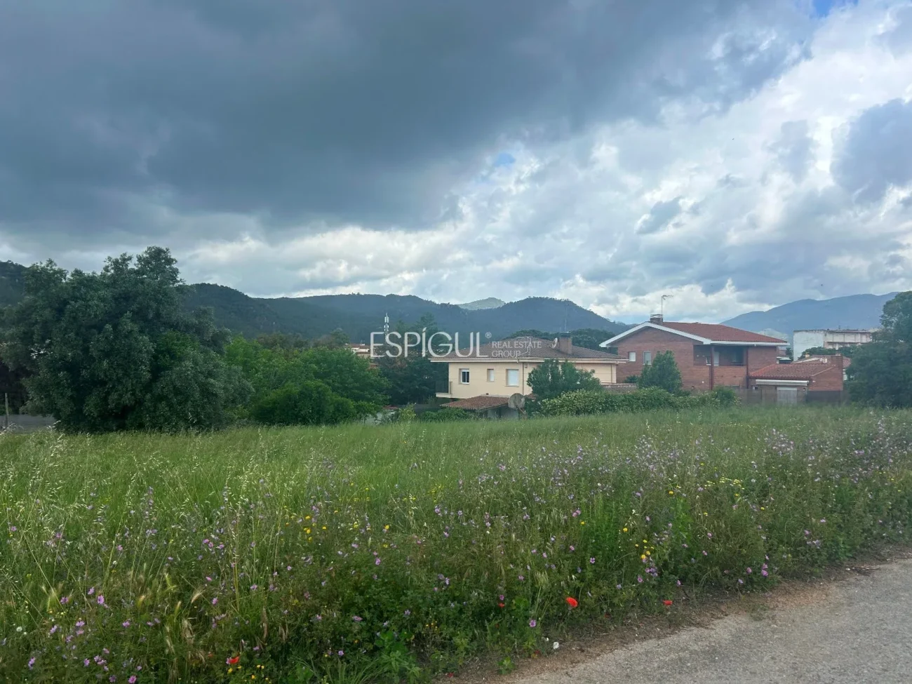 Ideal parcela en venta en Santa Coloma