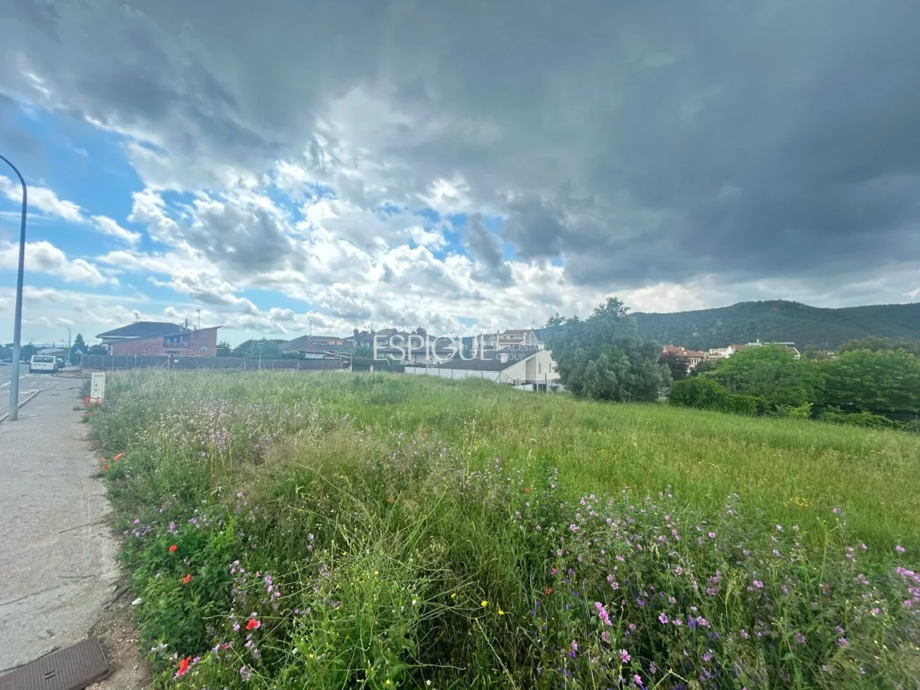 Ideal parcela en venta en Santa Coloma