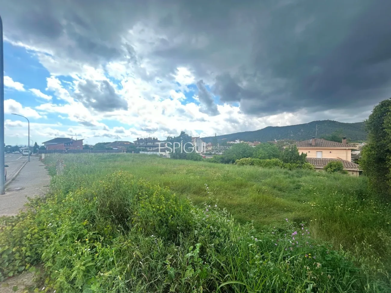 Ideal parcela en venta en Santa Coloma