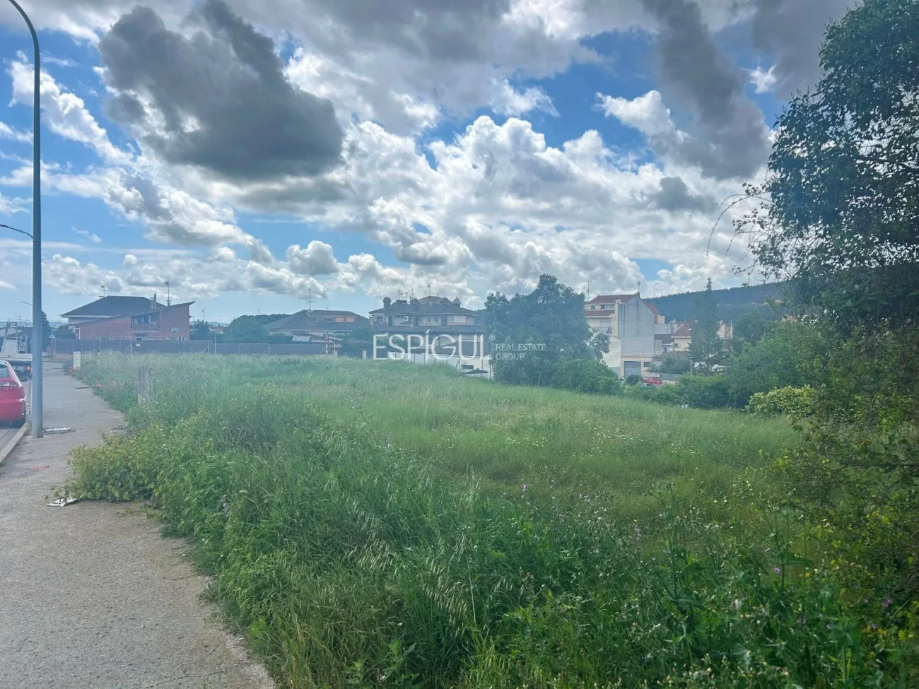 Ideal parcela en venta en Santa Coloma