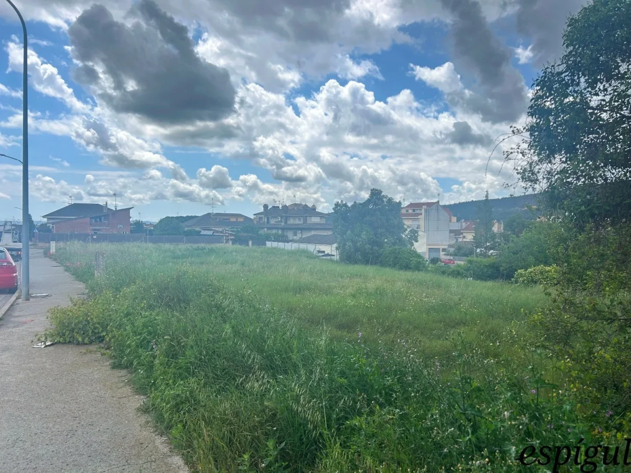 Ideal parcela en venta en Santa Coloma