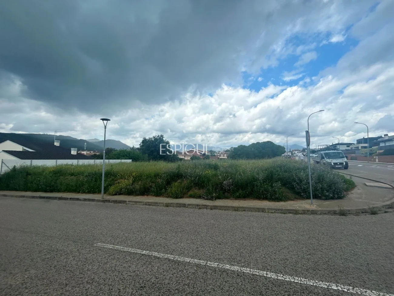 Ideal parcela en venta en Santa Coloma