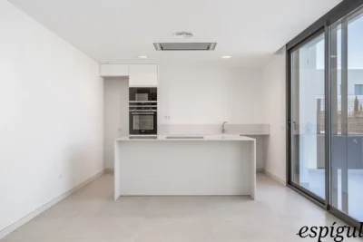 Terreny amb vistes al mar de 1.573m² a la urbanització de Treumal