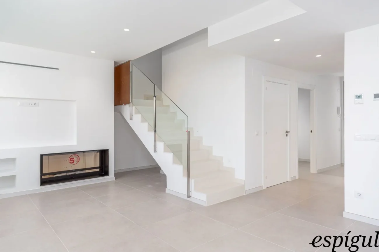 Terreny amb vistes al mar de 1.573m² a la urbanització de Treumal