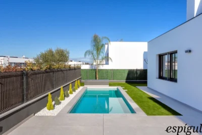 Terreny amb vistes al mar de 1.573m² a la urbanització de Treumal