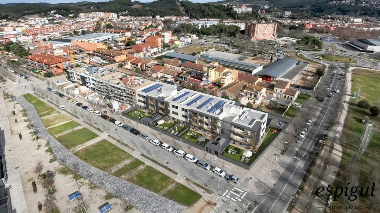 Estrena baix de dos habitacions i terrassa a Domeny – Girona