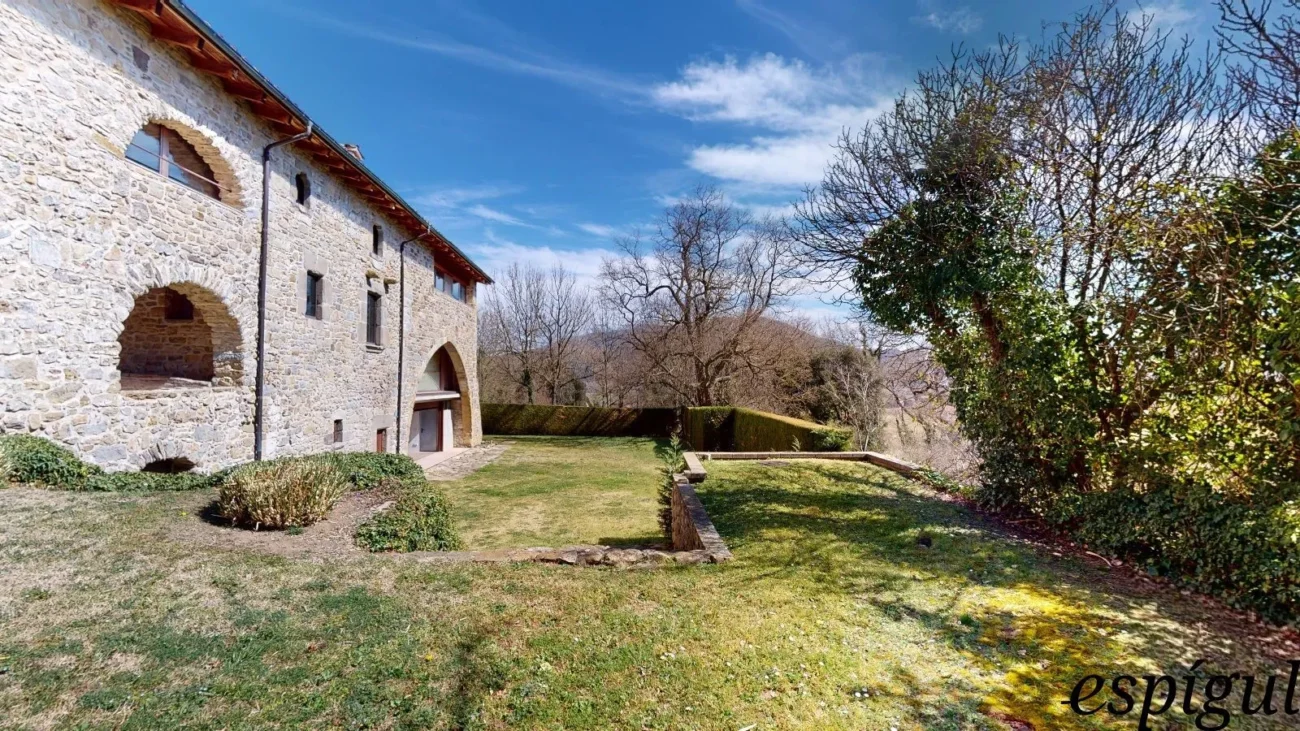 Totally refurbished farmhouse with charm