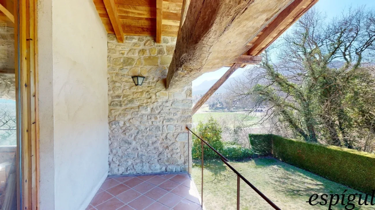 Totally refurbished farmhouse with charm