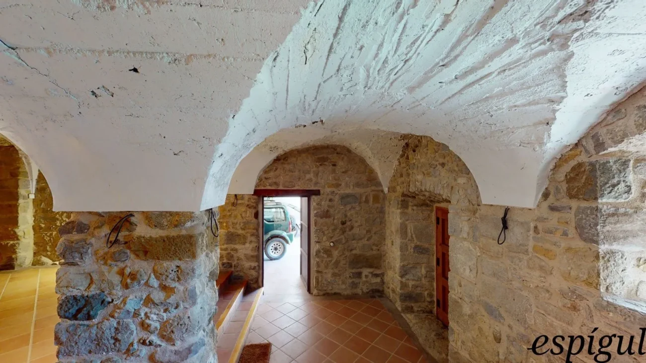 Totally refurbished farmhouse with charm