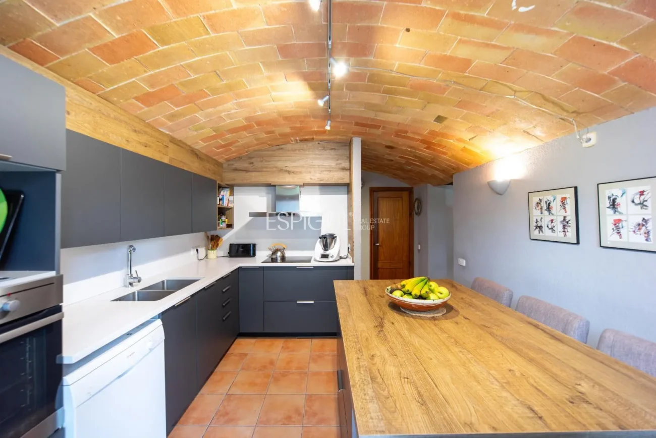 Дом в деревне в Палол-де-Ревардит