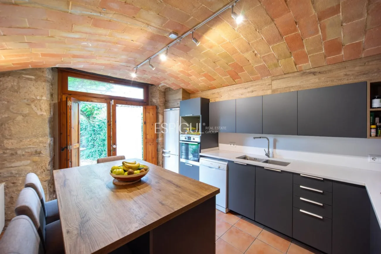 Дом в деревне в Палол-де-Ревардит