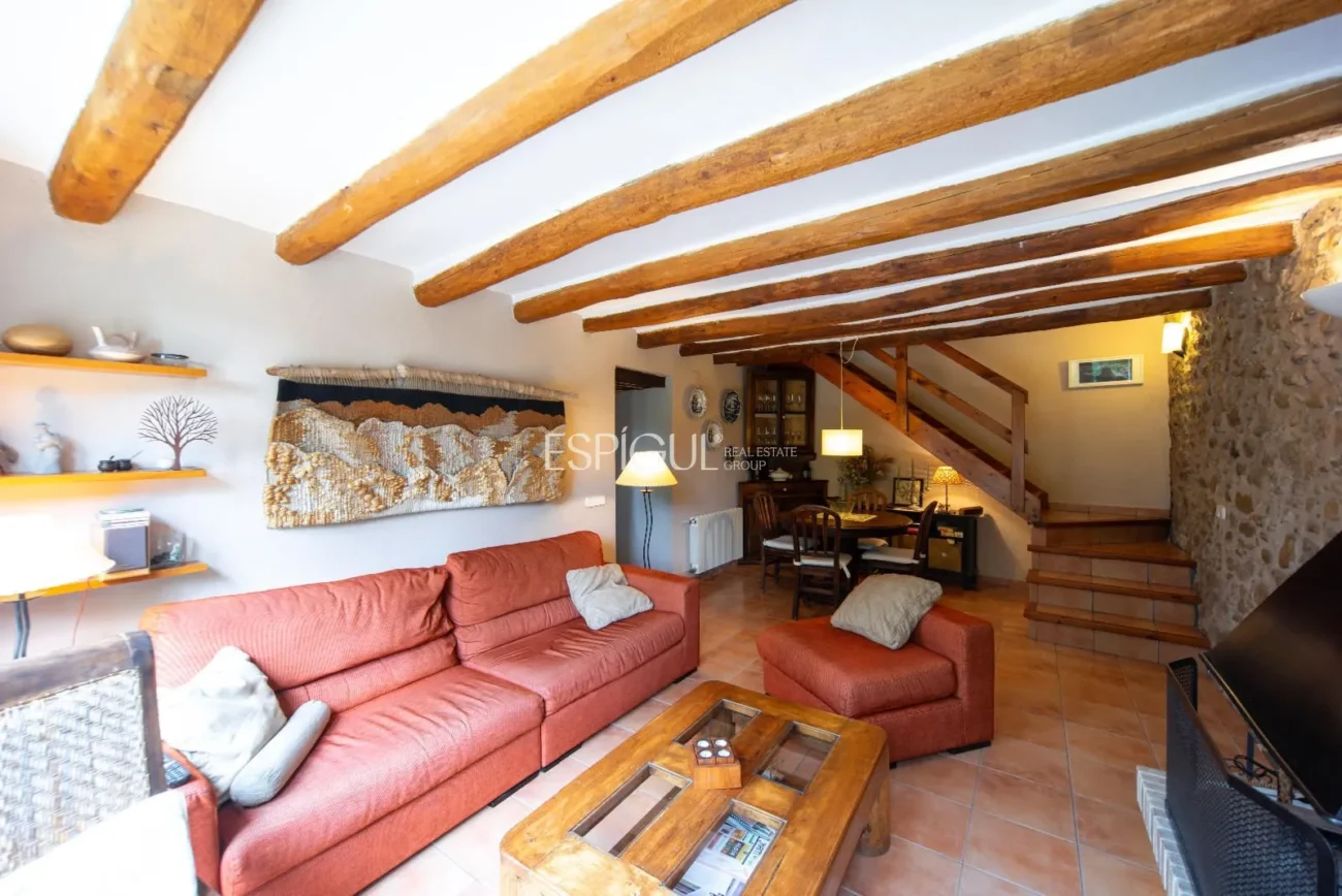 Дом в деревне в Палол-де-Ревардит